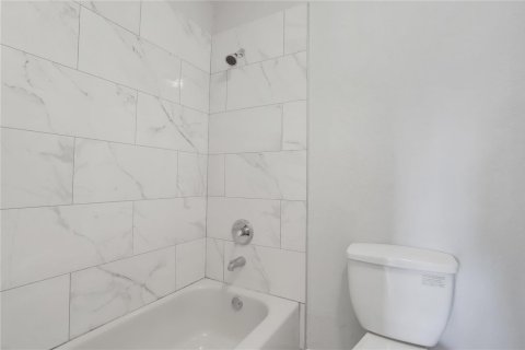 Condo in Plantation, Florida, 2 bedrooms № 2169815 - photo 17