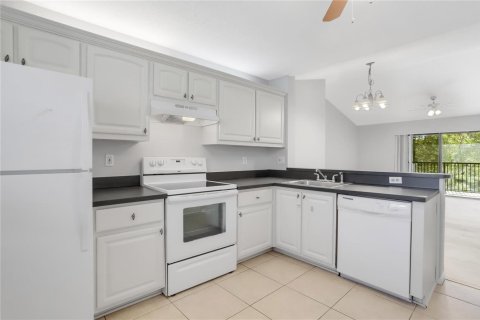 Condo in Plantation, Florida, 2 bedrooms № 2169815 - photo 11