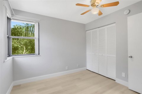 Condo in Plantation, Florida, 2 bedrooms № 2169815 - photo 20
