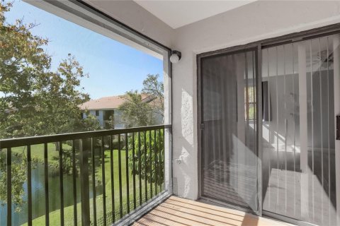 Condo in Plantation, Florida, 2 bedrooms № 2169815 - photo 3