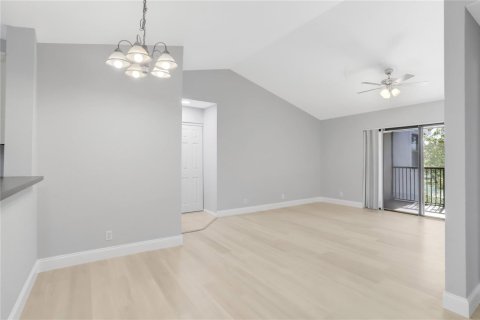Condo in Plantation, Florida, 2 bedrooms № 2169815 - photo 5