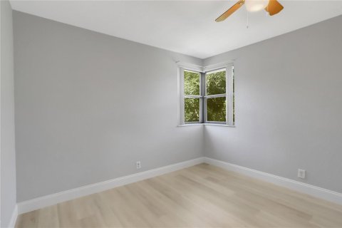 Condo in Plantation, Florida, 2 bedrooms № 2169815 - photo 19