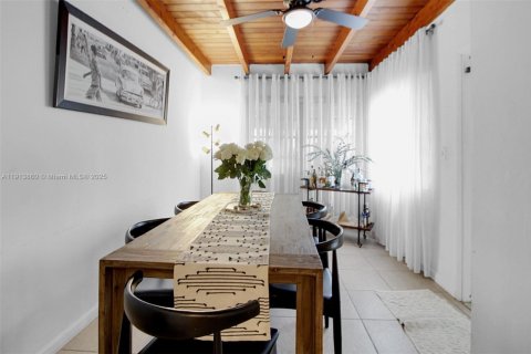 Propiedad comercial en venta en Miami, Florida, 159.42 m2 № 1970373 - foto 15