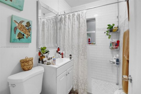 Propiedad comercial en venta en Miami, Florida, 159.42 m2 № 1970373 - foto 12