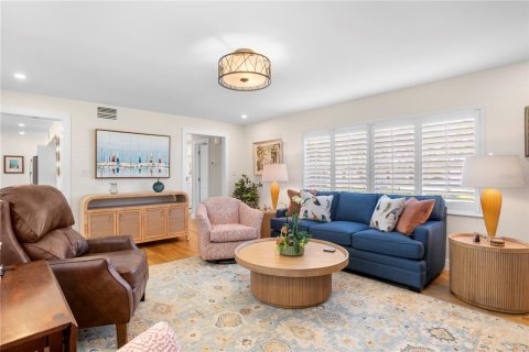 Casa en venta en Tampa, Florida, 4 dormitorios, 186.27 m2 № 1854223 - foto 21