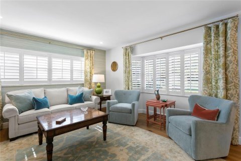 Casa en venta en Tampa, Florida, 4 dormitorios, 186.27 m2 № 1854223 - foto 5