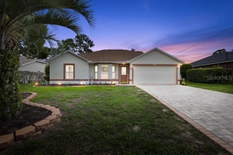 House in Spring Hill, Florida 3 bedrooms, 125.33 sq.m. № 1808397 - photo 1
