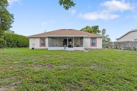 House in Spring Hill, Florida 3 bedrooms, 125.33 sq.m. № 1808397 - photo 26