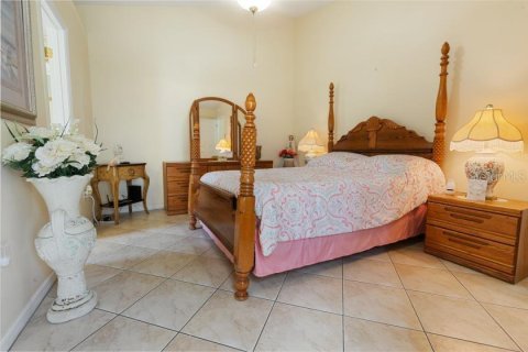 House in Spring Hill, Florida 3 bedrooms, 125.33 sq.m. № 1808397 - photo 14