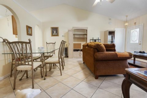 House in Spring Hill, Florida 3 bedrooms, 125.33 sq.m. № 1808397 - photo 5