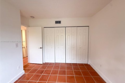 Apartment in Coral Gables, Florida 2 bedrooms, 1263.94 sq.m. № 1954642 - photo 6