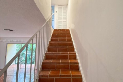 Apartment in Coral Gables, Florida 2 bedrooms, 1263.94 sq.m. № 1954642 - photo 7