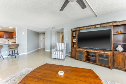 Condo in Clearwater, Florida, 3 bedrooms  № 1842140 - photo 14