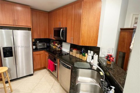 Купить кондоминиум в Уэстон, Флорида 5 комнат, 119.84м2, № 1980765 - фото 7