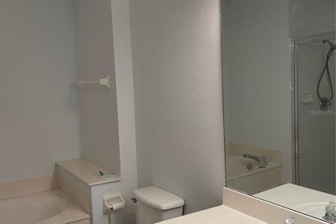 Townhouse in Orlando, Florida 3 bedrooms, 141.21 sq.m. № 2112090 - photo 20