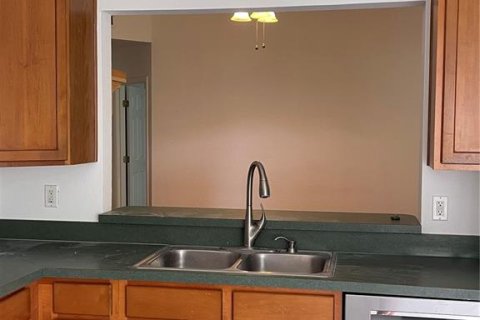 Townhouse in Orlando, Florida 3 bedrooms, 141.21 sq.m. № 2112090 - photo 13