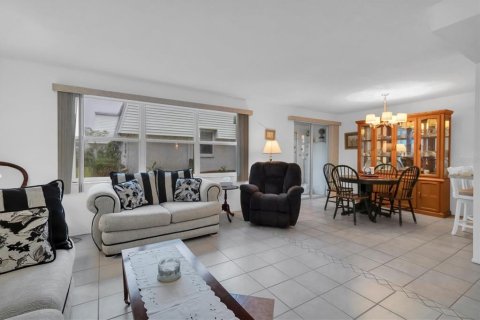 Condo in New Port Richey, Florida, 2 bedrooms  № 1125493 - photo 7