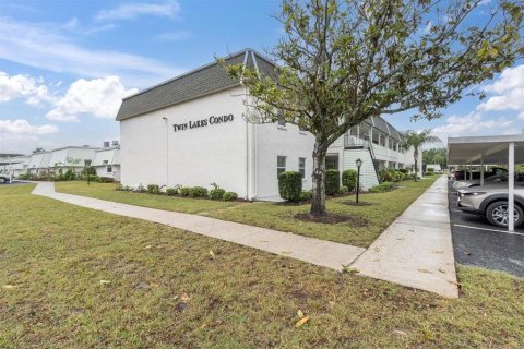 Condo in New Port Richey, Florida, 2 bedrooms  № 1125493 - photo 25