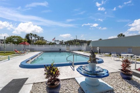 Condo in New Port Richey, Florida, 2 bedrooms  № 1125493 - photo 4