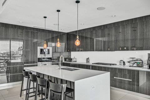 Condominio en venta en Aventura, Florida, 3 dormitorios, 241.45 m2 № 1981786 - foto 9