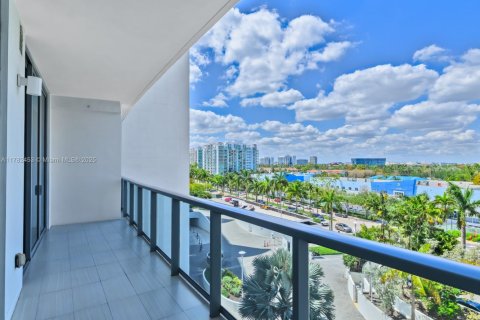Condominio en venta en Aventura, Florida, 3 dormitorios, 241.45 m2 № 1981786 - foto 19
