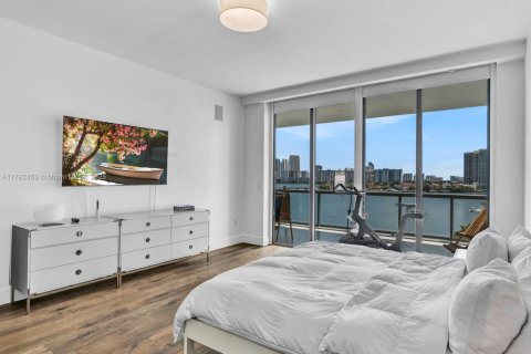 Condominio en venta en Aventura, Florida, 3 dormitorios, 241.45 m2 № 1981786 - foto 15