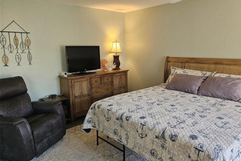 House in Bradenton, Florida 2 bedrooms, 146.14 sq.m. № 2214434 - photo 27