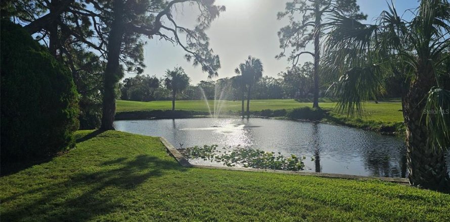 House in Bradenton, Florida 2 bedrooms, 146.14 sq.m. № 2214434