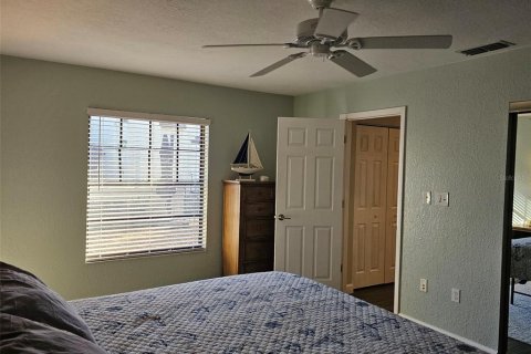 House in Bradenton, Florida 2 bedrooms, 146.14 sq.m. № 2214434 - photo 30
