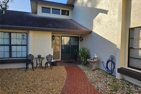 House in Bradenton, Florida 2 bedrooms, 146.14 sq.m. № 2214434 - photo 2