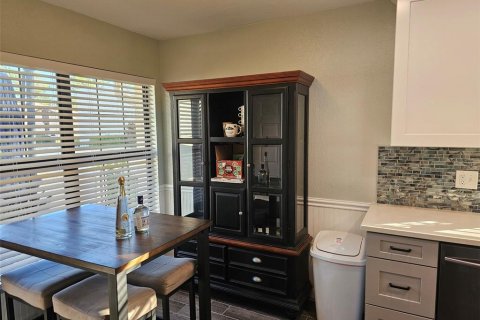 House in Bradenton, Florida 2 bedrooms, 146.14 sq.m. № 2214434 - photo 14