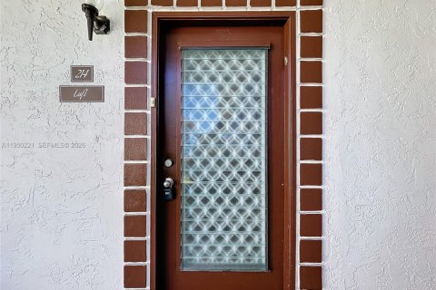 Condo in Delray Beach, Florida, 2 bedrooms  № 2007150 - photo 4