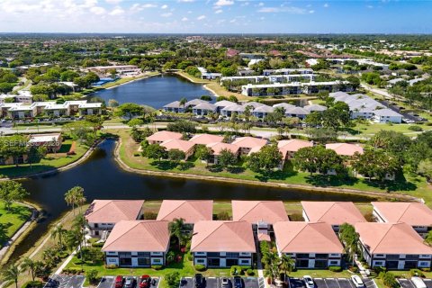 Condo in Delray Beach, Florida, 2 bedrooms  № 2007150 - photo 27
