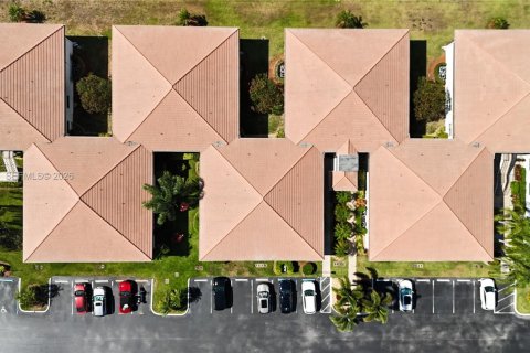 Condo in Delray Beach, Florida, 2 bedrooms  № 2007150 - photo 2