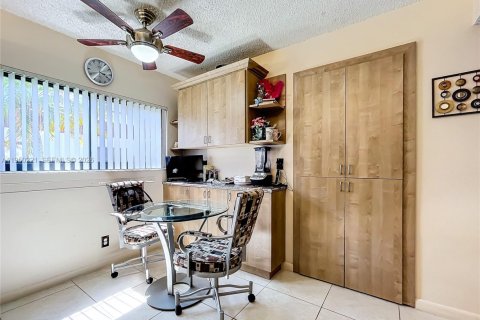 Condo in Delray Beach, Florida, 2 bedrooms  № 2007150 - photo 18