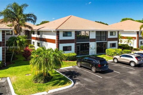 Condo in Delray Beach, Florida, 2 bedrooms  № 2007150 - photo 25