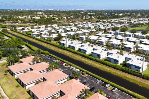 Condo in Delray Beach, Florida, 2 bedrooms  № 2007150 - photo 29