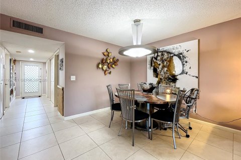 Condo in Delray Beach, Florida, 2 bedrooms  № 2007150 - photo 9