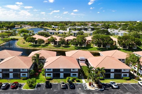 Condo in Delray Beach, Florida, 2 bedrooms  № 2007150 - photo 26