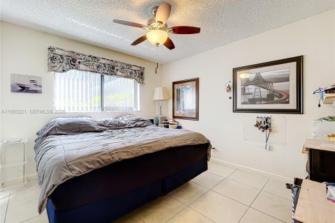 Condo in Delray Beach, Florida, 2 bedrooms  № 2007150 - photo 12