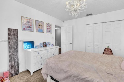 Villa ou maison à vendre à Davie, Floride: 4 chambres, 228.73 m2 № 2009048 - photo 12