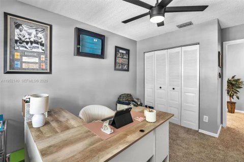 Villa ou maison à vendre à Davie, Floride: 4 chambres, 228.73 m2 № 2009048 - photo 18