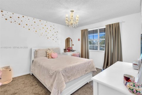 Villa ou maison à vendre à Davie, Floride: 4 chambres, 228.73 m2 № 2009048 - photo 11