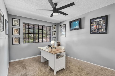 Villa ou maison à vendre à Davie, Floride: 4 chambres, 228.73 m2 № 2009048 - photo 17