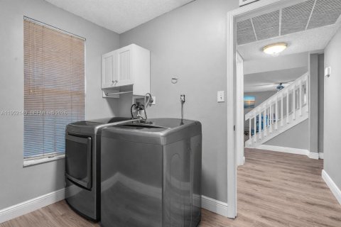 Villa ou maison à vendre à Davie, Floride: 4 chambres, 228.73 m2 № 2009048 - photo 10