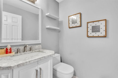 Villa ou maison à vendre à Davie, Floride: 4 chambres, 228.73 m2 № 2009048 - photo 9