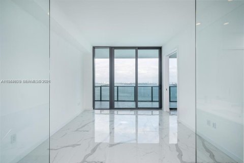 Copropriété à louer à Miami, Floride: 4 chambres, 173.82 m2 № 2001346 - photo 4