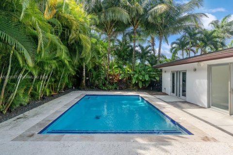 House in Miami, Florida 4 bedrooms, 227.8 sq.m. № 2088207 - photo 23