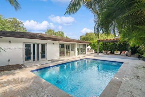 House in Miami, Florida 4 bedrooms, 227.8 sq.m. № 2088207 - photo 21