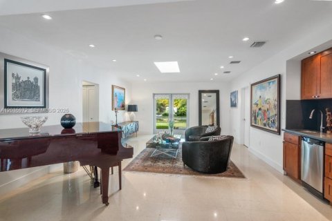House in Miami, Florida 4 bedrooms, 227.8 sq.m. № 2088207 - photo 3